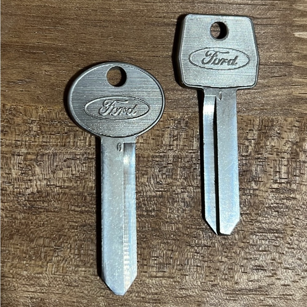 SET 2 ORIGINAL FORD KEY BLANKS SMALL HOLE 1966-1993